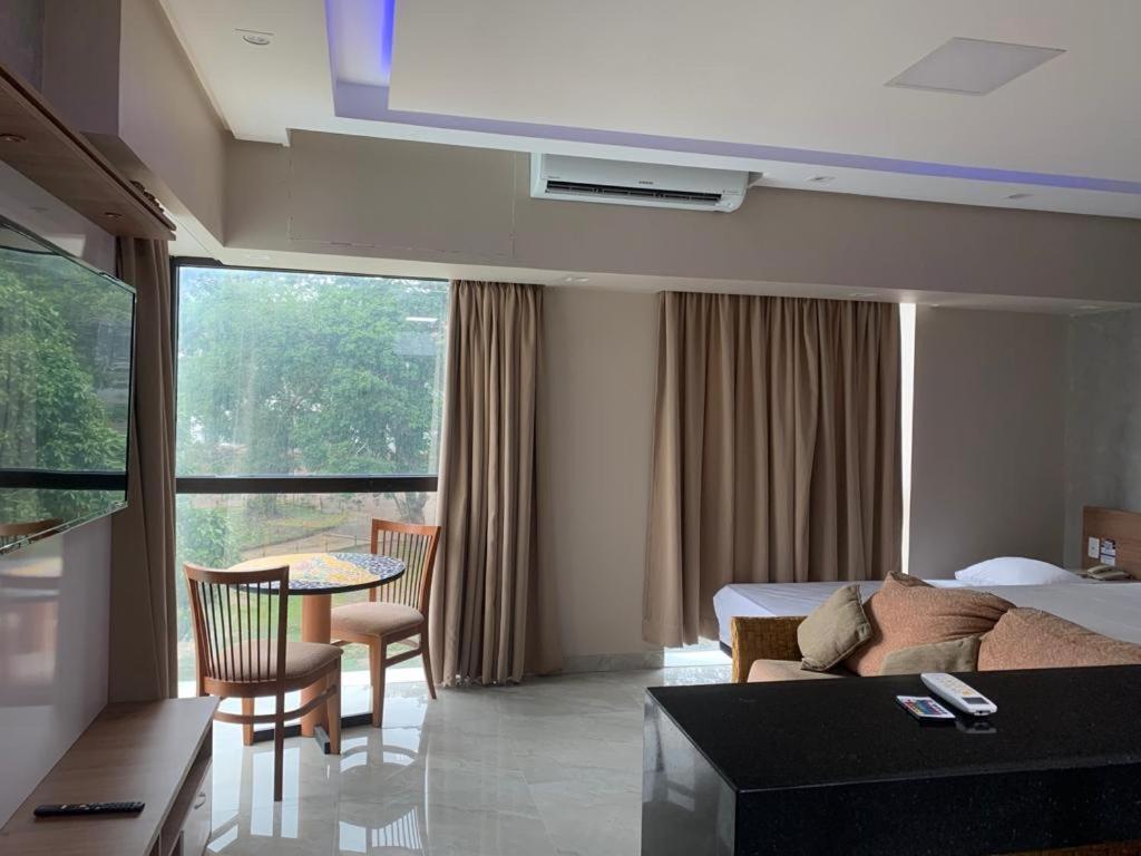 Flat No Tropical Executive Hotel ماناوس المظهر الخارجي الصورة