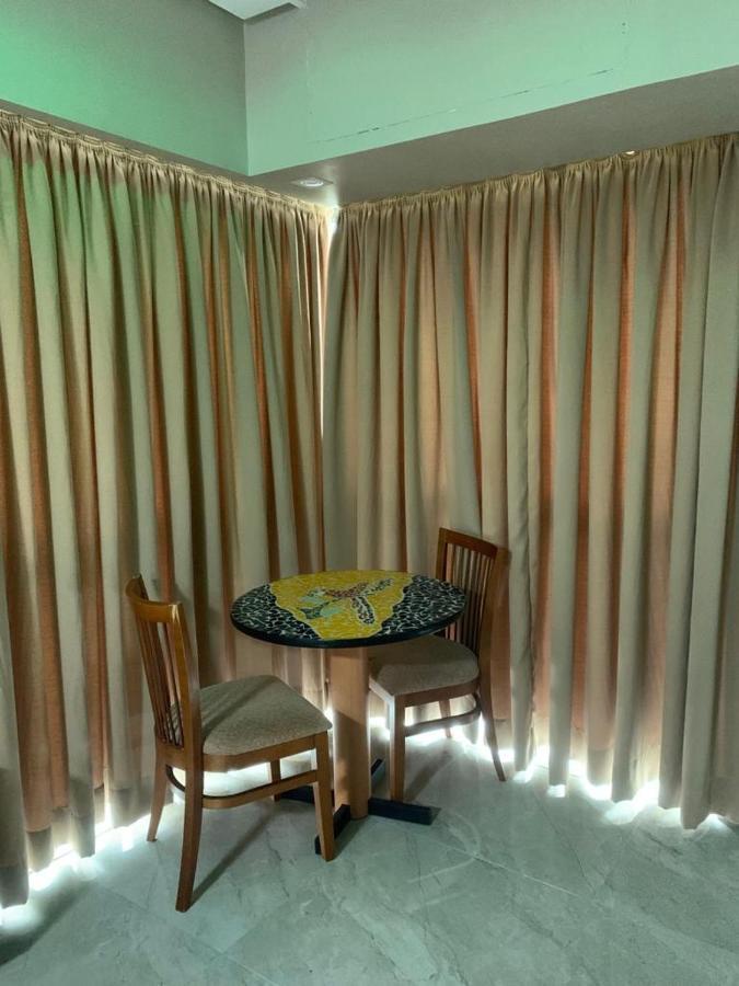 Flat No Tropical Executive Hotel ماناوس المظهر الخارجي الصورة